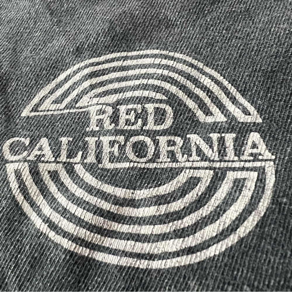 Brandy Melville Charcoal Grey Graphic T-shirt! California! Good condition. - Picture 5 of 8
